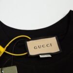T-shirt Gucci Distressed Logo Black - Image 7