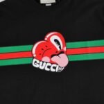 T-shirt Gucci Heart Logo Black - Image 4