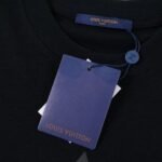 T-shirt Louis Vuitton Black Monogram Logo - Image 6