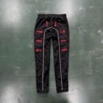 Kit Trapstar Irongate 2.0 Shellsuit Red black - Image 3