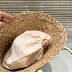 Gucci Straw Tote Bag - Image 5