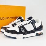 Louis Vuitton Trainer Sneaker Low - Image 2