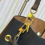 Shoulder Bag Louis Vuitton - Image 5