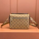 Shoulder Bag Louis Vuitton Métis - Image 5