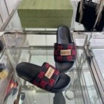 Slides Gucci GG Canvas with Logo Patch - Image 3
