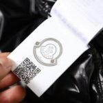 Jacket Puffer Moncler with Logo Trim Hood - Image 16