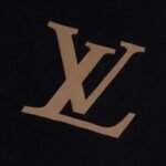 T-Shirt Louis Vuitton Monogram Logo Black - Image 4