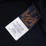 T-Shirt Louis Vuitton Monogram Logo Black - Image 7