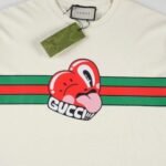 T-shirt Gucci Heart Logo White - Image 4