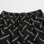 Shorts Balenciaga Allover Logo Print - Image 5