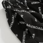 Shorts Balenciaga Allover Logo Print - Image 8