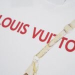 T-shirt Louis Vuitton LV White Bag Print - Image 4