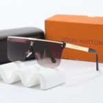 Sunglasses Louis Vuitton - Image 5