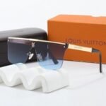 Sunglasses Louis Vuitton - Image 6