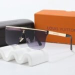 Sunglasses Louis Vuitton - Image 4