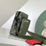 Louis Vuitton Trio Messenger - Image 9