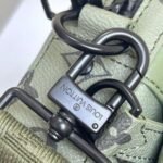 Louis Vuitton Trio Messenger - Image 10