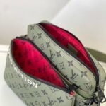 Louis Vuitton Trio Messenger - Image 11