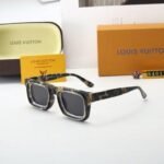 Sunglasses Louis Vuitton - Image 3