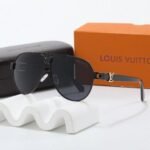 Sunglasses Louis Vuitton - Image 2