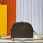 Shoulder Bag Louis Vuitton Be Alma - Image 2