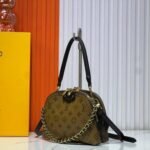 Shoulder Bag Louis Vuitton Be Alma - Image 7