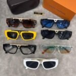 Sunglasses Louis Vuitton - Image 10