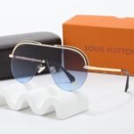 Sunglasses Louis Vuitton - Image 5