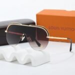 Sunglasses Louis Vuitton - Image 6
