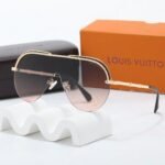 Sunglasses Louis Vuitton - Image 3