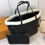 Shoulder Bag Louis Vuitton Neverfull MM - Image 2