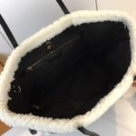 Shoulder Bag Louis Vuitton Neverfull MM - Image 4
