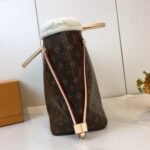 Shoulder Bag Louis Vuitton Neverfull MM - Image 10