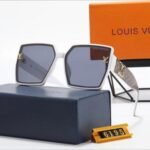 Sunglasses Louis Vuitton - Image 4