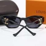Sunglasses Louis Vuitton - Image 4