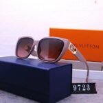 Sunglasses Louis Vuitton - Image 6