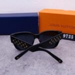 Sunglasses Louis Vuitton - Image 4