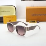 Sunglasses Louis Vuitton - Image 4