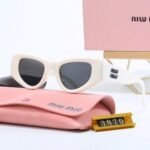 Sunglasses Miu Miu - Image 8