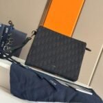 Christian Dior Triangle Pouch Gravity - Image 20