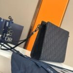 Christian Dior Triangle Pouch Gravity - Image 21