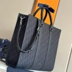 Christian Dior East-West Tote Bag - Image 10
