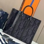 Christian Dior East-West Tote Bag - Image 19