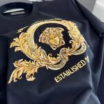 T-shirt Versace Coupe Blason With Embroidery - Image 3