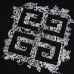 T-Shirt Givenchy 4G Logo - Image 5