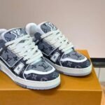 Louis Vuitton Outdoor Bumbag Black - Image 6