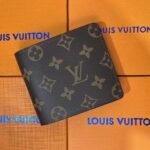 Wallet Louis Vuitton Monogram with LV Logo
