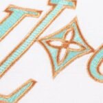T-shirt Louis Vuitton LV White LVovers Design - Image 4