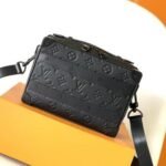 Box Bag Louis Vuitton Monogram Black - Image 2