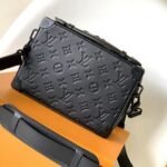 Box Bag Louis Vuitton Monogram Black - Image 3